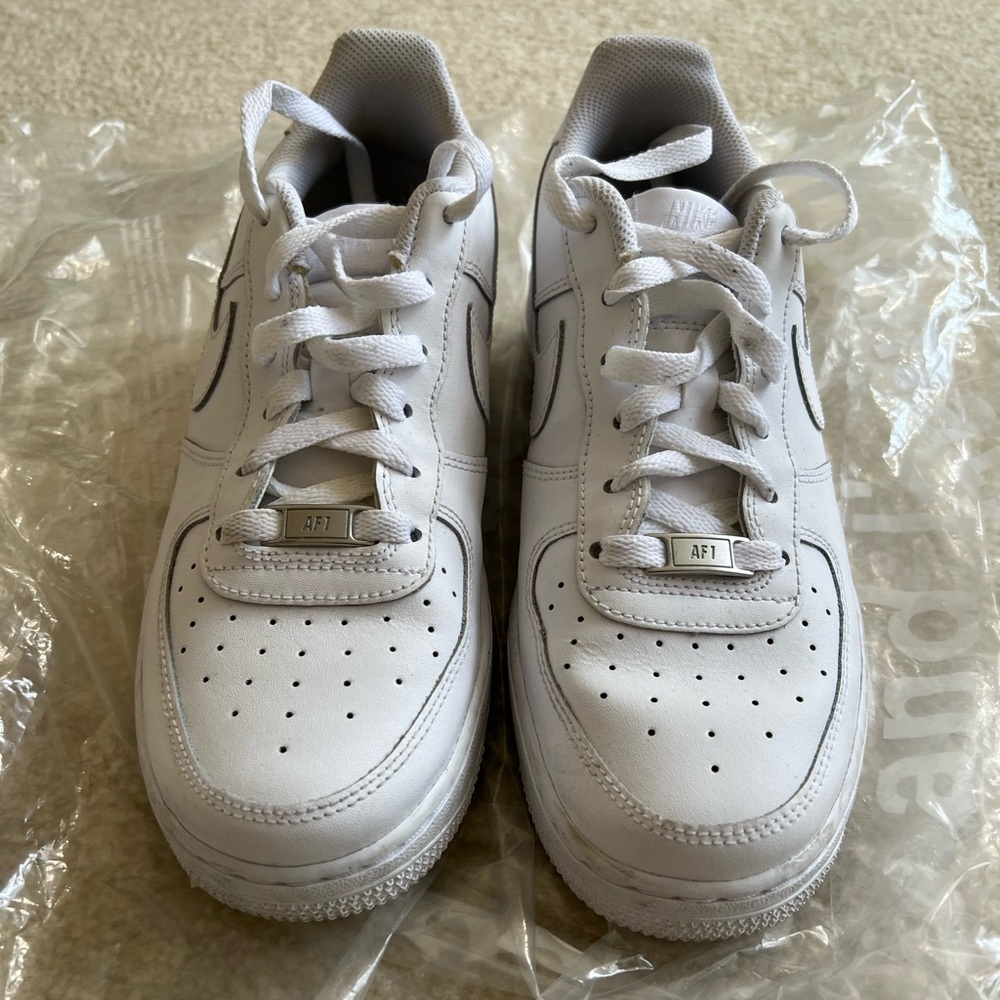 white air force ones 8.5